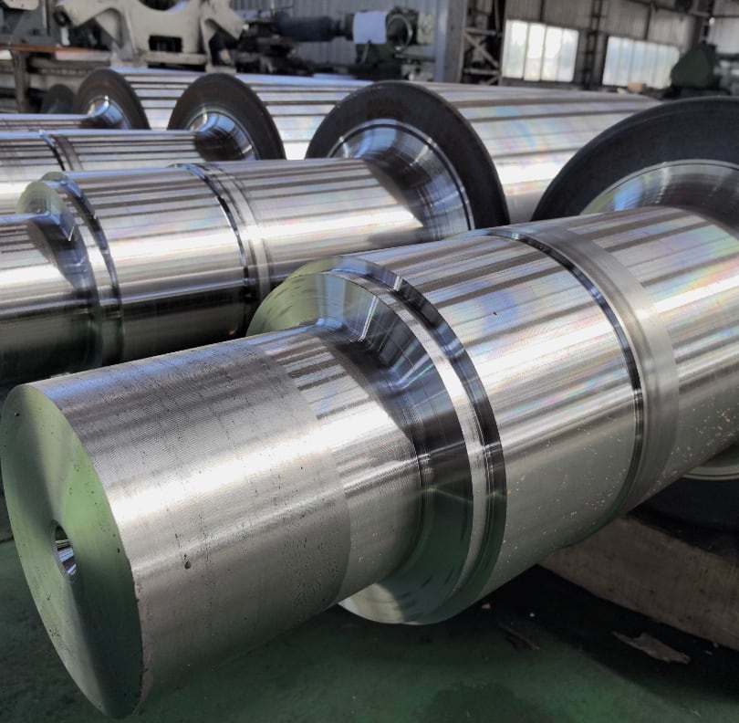 Zhrolls robust backup roll for heavy-duty plate and Steckel mills, engineered for high load capacity and extended service life.